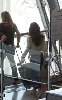 Cheryl feet photo thumbnail