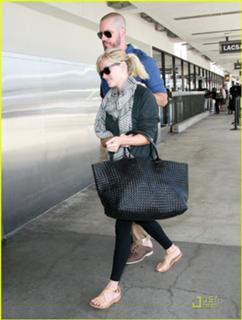 Reese Witherspoon feet photo thumbnail