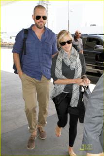 Reese Witherspoon feet photo thumbnail