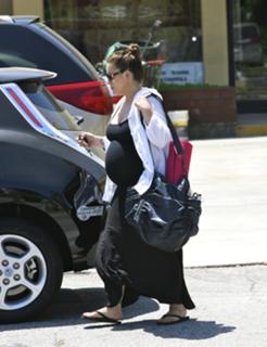 Alyssa Milano feet photo thumbnail