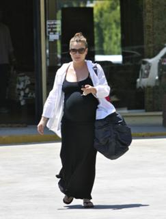 Alyssa Milano feet photo thumbnail