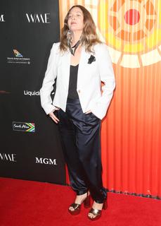 Drew Barrymore feet photo thumbnail