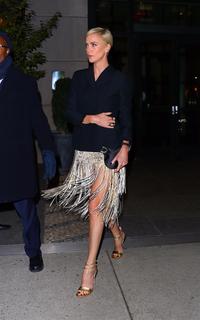 Charlize Theron feet photo thumbnail