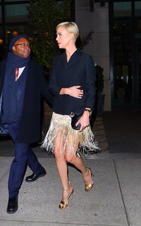Charlize Theron feet photo thumbnail