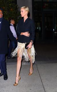 Charlize Theron feet photo thumbnail