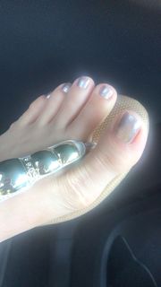 Alaine Crissiê feet photo thumbnail