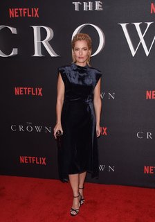 Gillian Anderson feet photo thumbnail