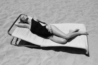 Gwyneth Paltrow feet photo thumbnail