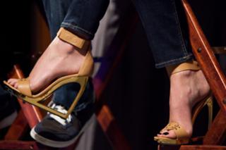 Charlize Theron feet photo thumbnail