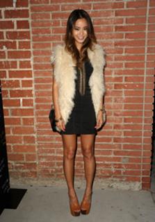 Jamie Chung feet photo thumbnail