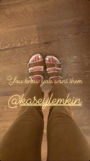 Jordana Brewster feet photo thumbnail