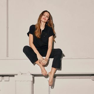 Carolina Ardohain feet photo thumbnail