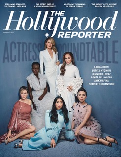 Scarlett Johansson feet photo thumbnail