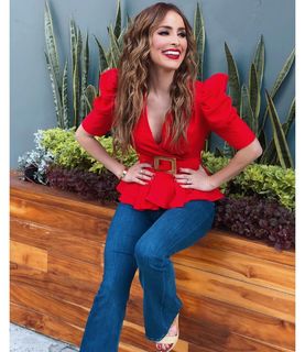 Cynthia Rodríguez feet photo thumbnail