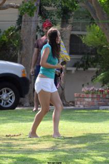 Katharine McPhee feet photo thumbnail