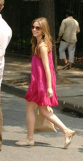 Sarah Michelle Gellar feet photo thumbnail