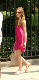 Sarah Michelle Gellar feet photo thumbnail
