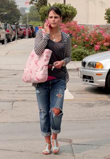 Jordana Brewster feet photo thumbnail