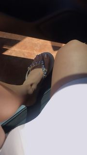 Alaine Crissiê feet photo thumbnail