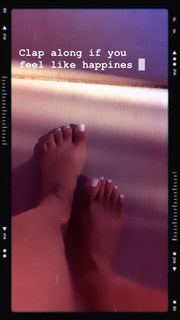 Vida Guerra feet photo thumbnail