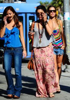 Vanessa Hudgens feet photo thumbnail