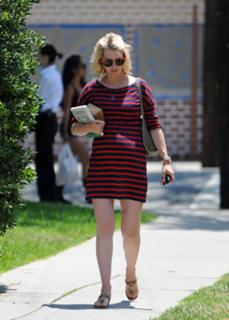 January Jones feet photo thumbnail