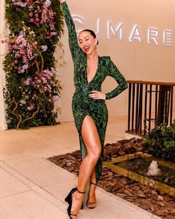 Sabrina Sato feet photo thumbnail