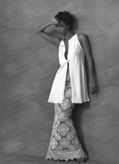 Tyra Banks feet photo thumbnail