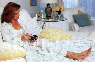 Kate Mulgrew feet photo 4