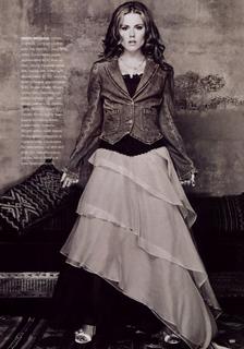 Kathleen Robertson feet photo 4