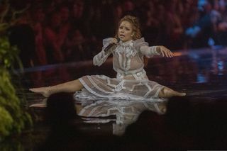 Halsey feet photo thumbnail