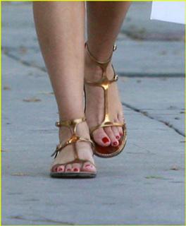Reese Witherspoon feet photo thumbnail