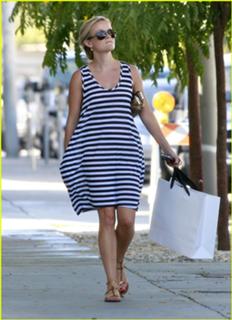Reese Witherspoon feet photo thumbnail