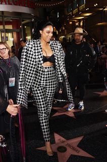 Tyra Banks feet photo thumbnail