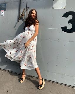 Zaira Nara feet photo thumbnail