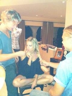 Ashley Tisdale feet photo thumbnail