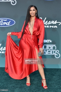 Queen Naija feet photo thumbnail