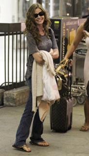 Denise Richards feet photo thumbnail