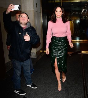 Katharine McPhee feet photo thumbnail