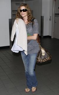 Denise Richards feet photo thumbnail