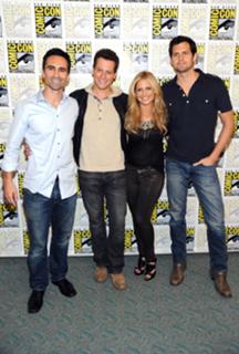 Sarah Michelle Gellar feet photo thumbnail