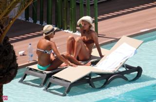 Frankie Bridge feet photo thumbnail