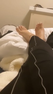Victoria Waldrip feet photo thumbnail