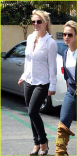 Britney Spears feet photo thumbnail