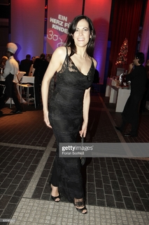 Bettina Zimmermann feet photo thumbnail