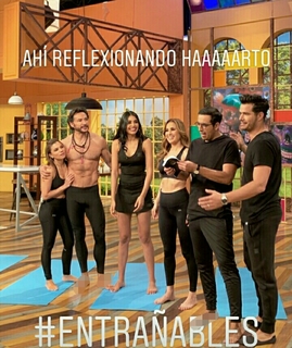 Cynthia Rodríguez feet photo thumbnail