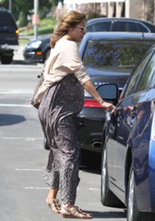 Jessica Alba feet photo thumbnail