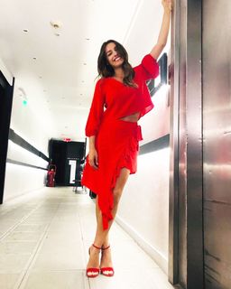 Carolina Ardohain feet photo thumbnail