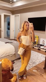 Jilly Anais feet photo thumbnail