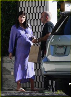 Selma Blair feet photo thumbnail
